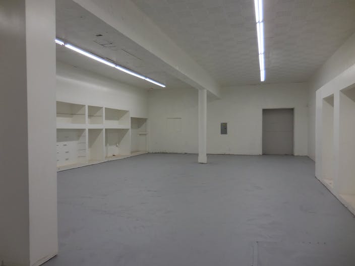 Ground Floor and Window Panel Advertising Space - prime retail pop-up space - Image 2