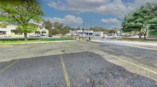 A prime unit space for immediate lease conveniently located on the border of Oak Park, MI - Image 0