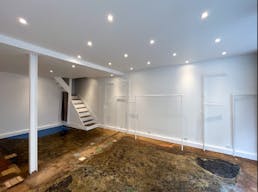 Boutique éphémère - Pop up store - rue des Abbesses - Image 1