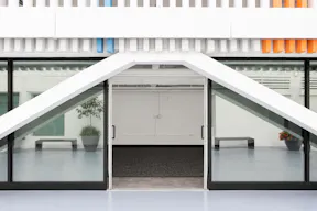 Modern Whitebox Space in Fisherman’s Wharf - Image 2
