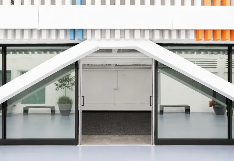Modern Whitebox Space in Fisherman’s Wharf - Image 2
