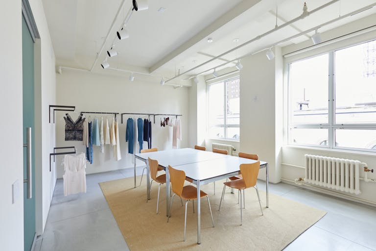 Modern Showroom directly opposite the Empire State Building - Image 2