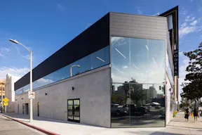 Hollywood Hotspot: Versatile 6,000 sq ft Indoor/Outdoor Event & Retail Space with Hollywood Blvd Views! - Image 0