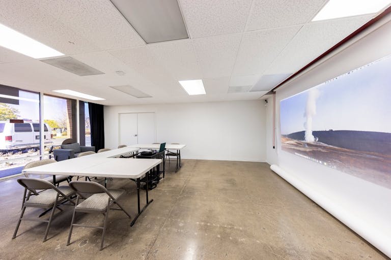 Orange County 600 sq ft Studio - Image 3