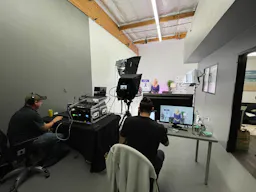 Warehouse Style Cyc Wall Studio - Image 21