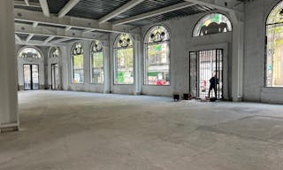 Unique space Boulevard haussmann Paris - Image 2