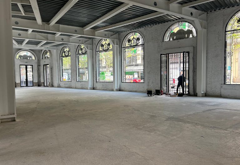 Unique space Boulevard haussmann Paris - Image 2