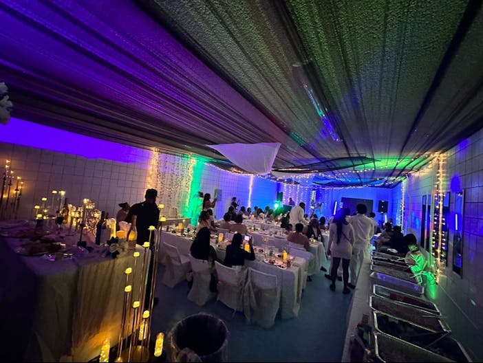 Vibrant Photo Studio in West Vegas - Image 1