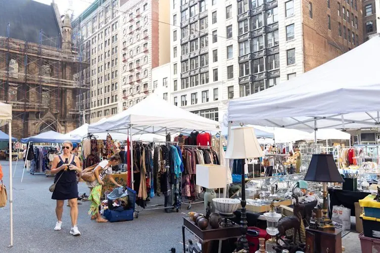 Elegant Pop-Up Shop for Retail Ventures in New York - Image 2