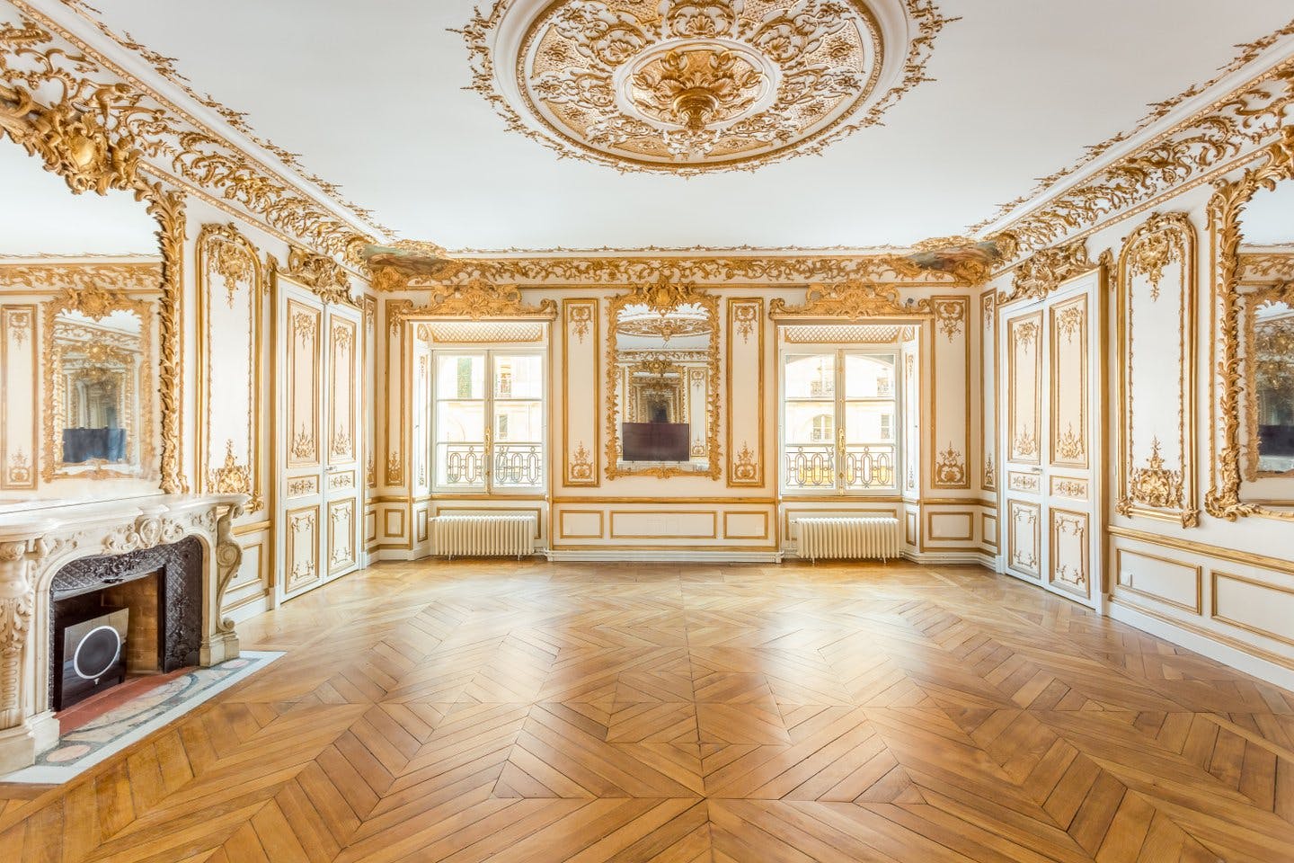 Unique 190 sqm Showroom near Place de la Concorde, Paris