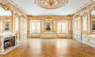 Unique Showroom at Place de la Concorde - Image 2