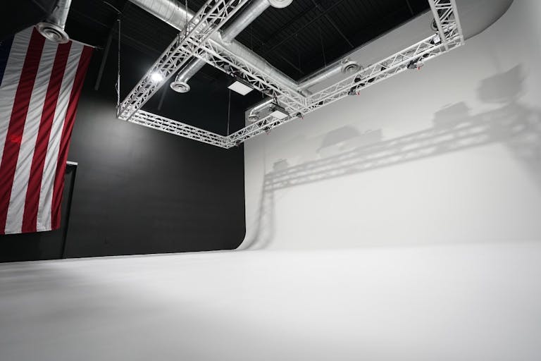 Creative Studio Near Miami Airport - Image 2