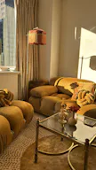Bohemian meets Vintage apartment - Natural Light, Mantle & Brass Vintage Pieces - Image 2
