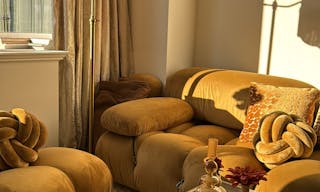 Bohemian meets Vintage apartment - Natural Light, Mantle & Brass Vintage Pieces - Image 2