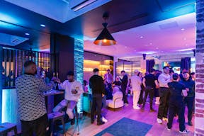 Loft sous verrière - Equiria Showroom - Image 16