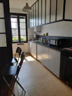 Bureau 11M2 dans une b�tisse de charme au coeur de Bordeaux, acc�s cuisine et jardin - Image 1