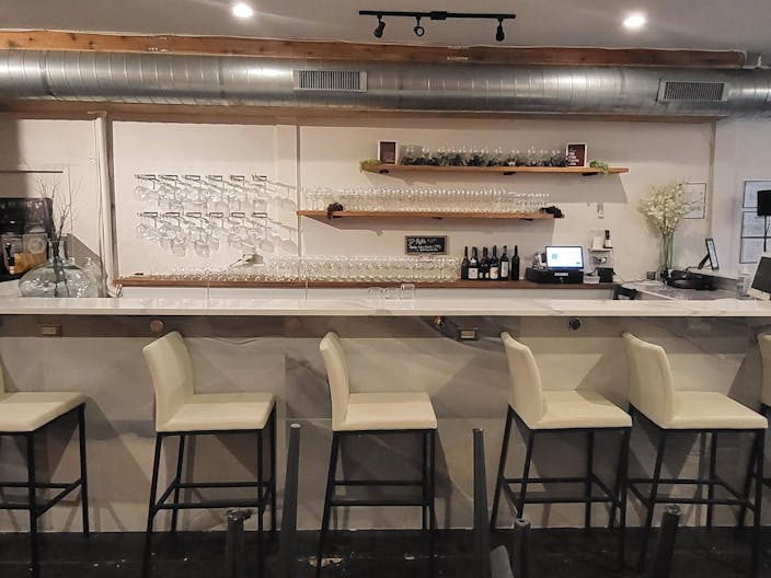 Distinctive Vines in The Cedars - Image 4