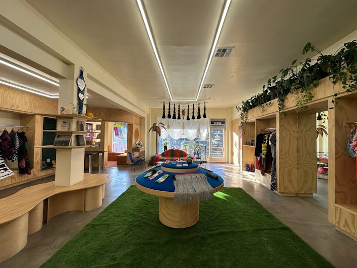 Large Retail Storefront/Commercial Event Space with Back Office Located in the Heart of Melrose and Fairfax Shopping District - Image 3