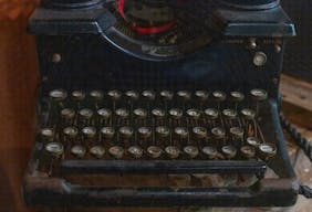 Industrial-Chic Creative Space for Events & Productions in Hyde Park - Image 10