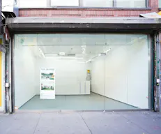 Glass-Fronted Corner Pop-Up Space in Nolita - Image 6