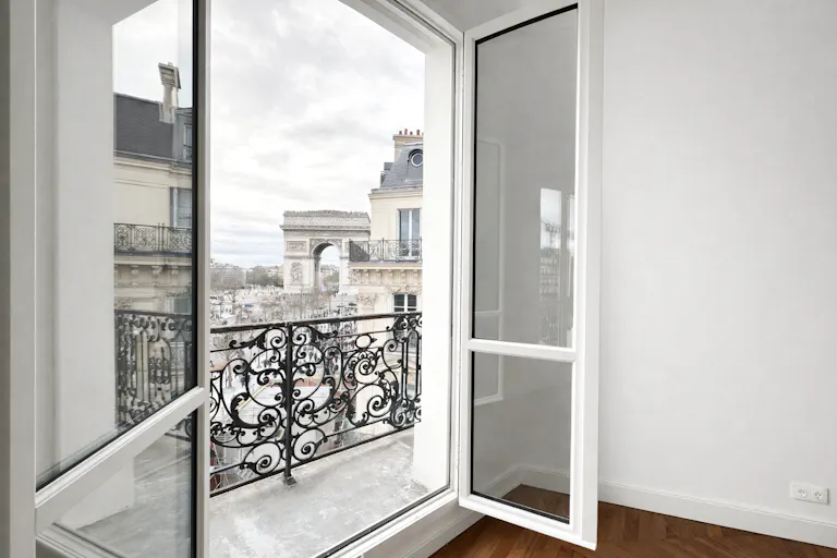 APPARTEMENT DE RECEPTION VUE ARC DE TRIOMPHE - Image 1