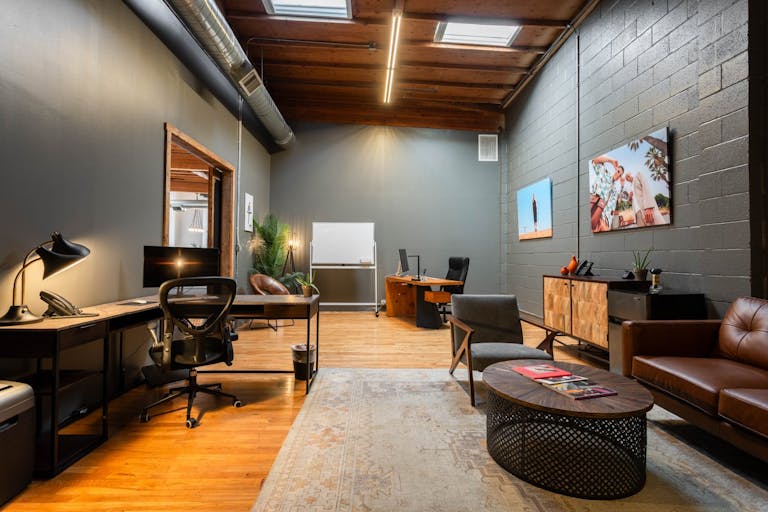 Beautiful VIP Executive Meeting Room - Silver Lake, Los Angeles close to Echo Park - Image 3