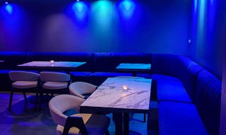 Gallery / showroom combined with a speakeasy bar in the center of Paris - Image 9