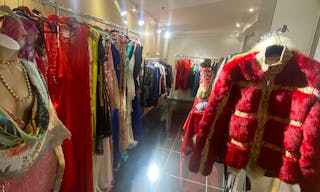 Un show-room sur l'avenue des champs Elysées - Image 0