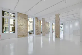 Beautiful space in Le Marais - Image 8