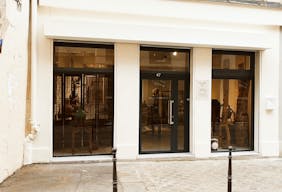 ESPACE DOUBLE NIVEAU – MARAIS – 140 M² – VITRINE SUR RUE – IDEAL FASHION WEEK & ÉVÉNEMENTS - Image 0