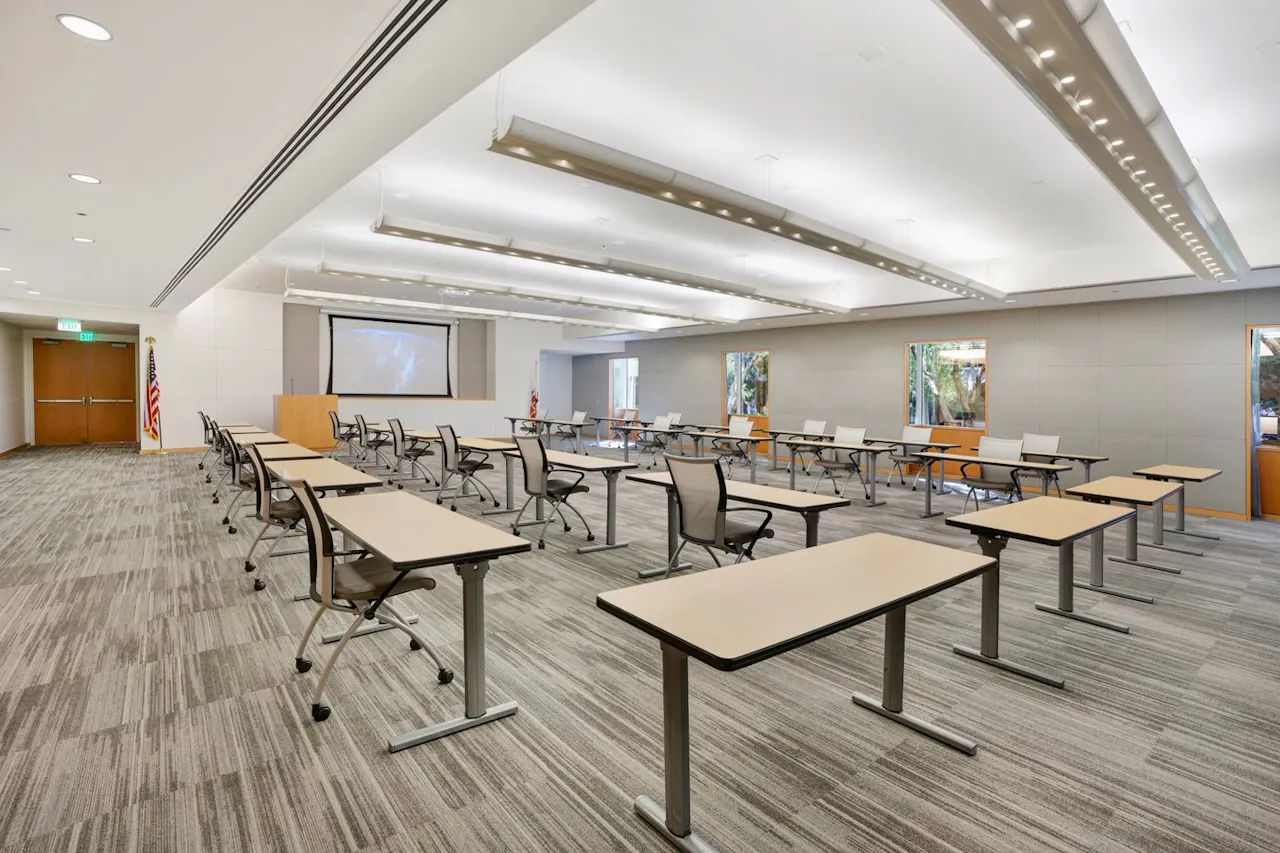Multi-Purpose Conference Room in Aliso Viejo Office Complex - Image 2