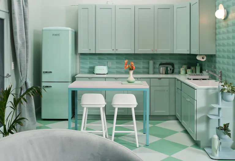 Colorful Retro Multiset Studio in the Valley - Image 4
