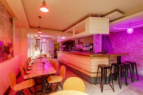Restaurant | Paris 3�me | Pizzeria | Natural Lighting | Color Lighting Evening Options - Image 8
