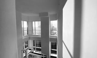 Amazing studio loft offering breathtaking views of the iconic New York skyline - Image 5