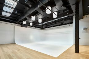 Flexible Showroom in East Village - Image 12