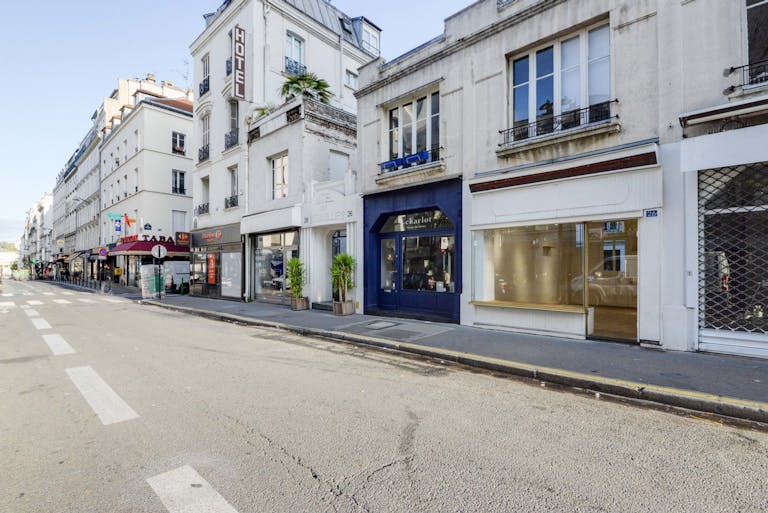 Pop-Up Shop in Batignolles - Image 1