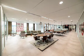 Centre d'Affaires Alliant Innovation, Confort et Flexibilité - Image 3
