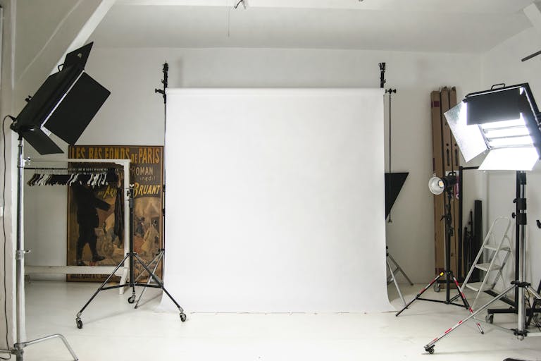 Studio Photo de 95m², Paris - Image 1