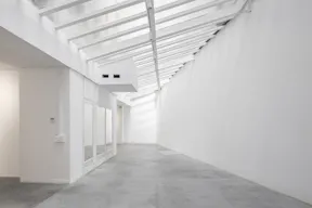 Perfect Showroom - Rue de Turenne - Image 8