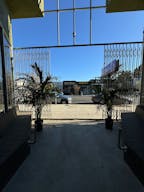 Retail store with coffee shop on Melrose and Fairfax avenue - Image 13