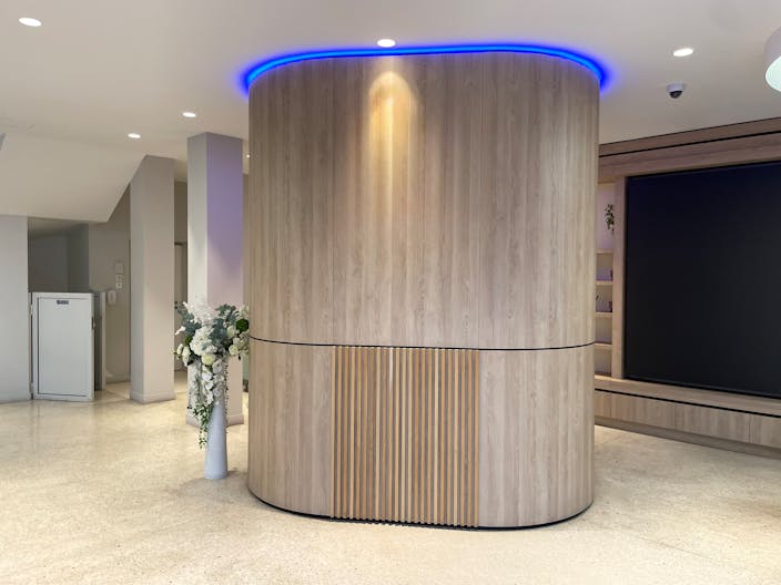 Prime retail space near Saint Lazare - Image 4