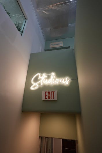 Desk - Fulltime - Image 1