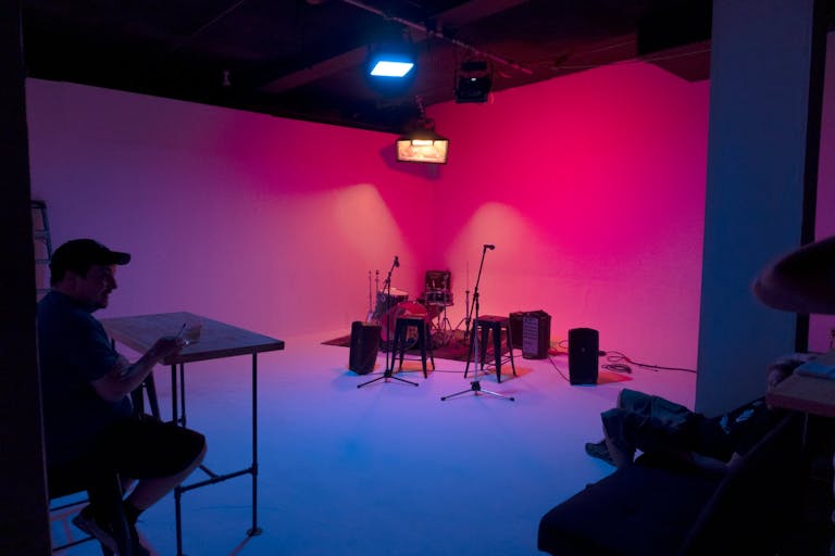Spacious Photo/Video Studio with Green Room - Image 1