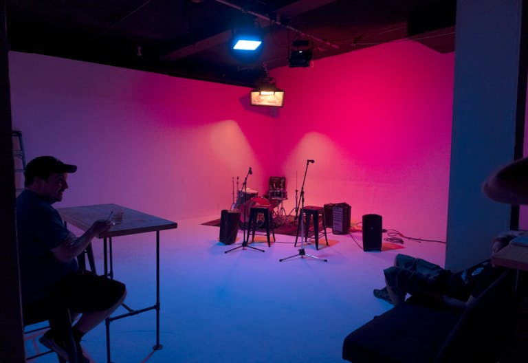 Spacious Photo/Video Studio with Green Room - Image 1