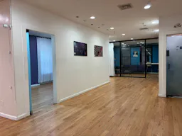 Entire Floor in SOHO with 2 extra rooms! - Image 19