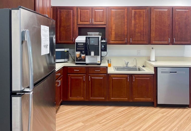 Your Success Begins with Our Rentable Office Space - Image 3