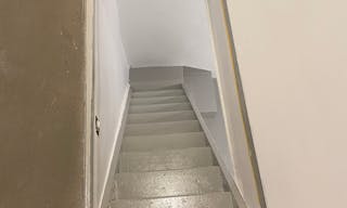 An atypical loft-style space near Montmartre - Image 9