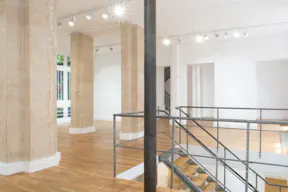 Large Fashion Showroom Rue des Minimes - Image 6