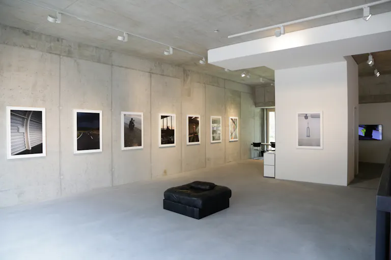 200 m2 gallery on 2 floors  - Image 1