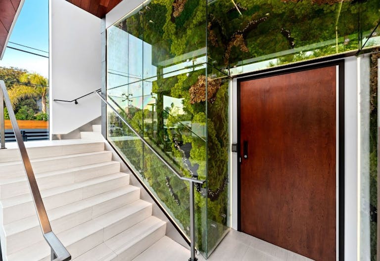 Beautiful Rooftop Venue - Image 3